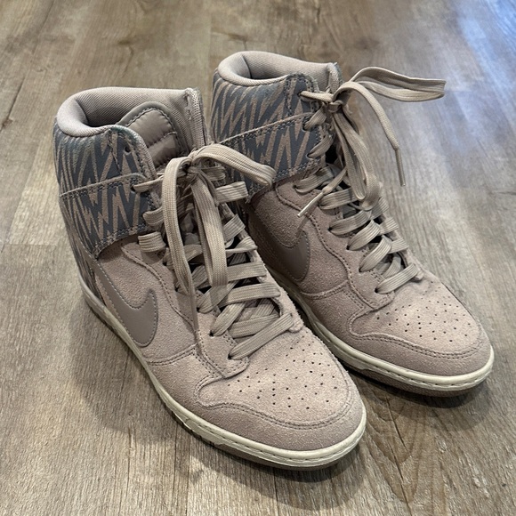 Women's Nike High-Top Wedge Sneakers Size 7.5 - Picture 7 of 9